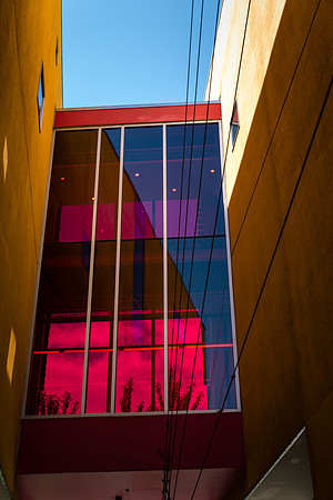 Taxi Building in RiNo