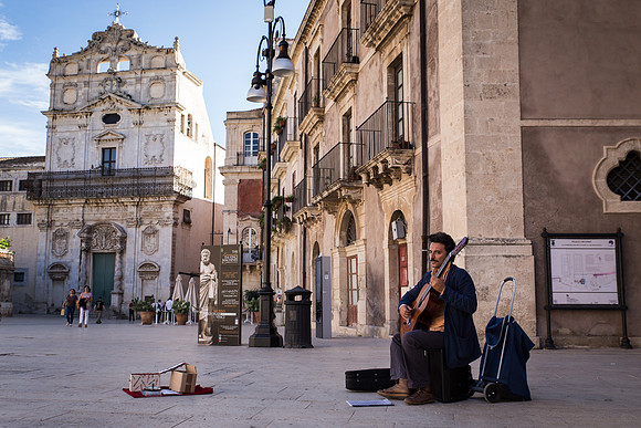 Day 9 - Piazza del Duomo Guitar Player
