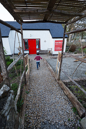 Teach Bán Art Gallery