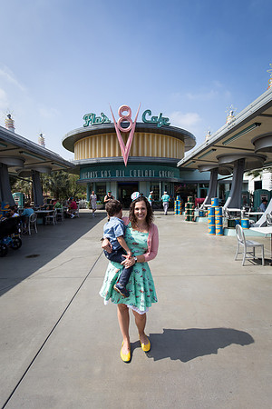 Flo's V8 Cafe