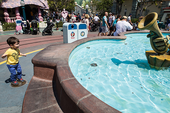 The Mickey Musical fountain