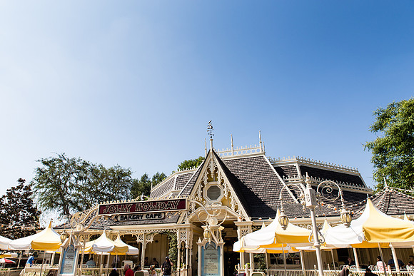 Jolly Holiday Bakery and Cafe