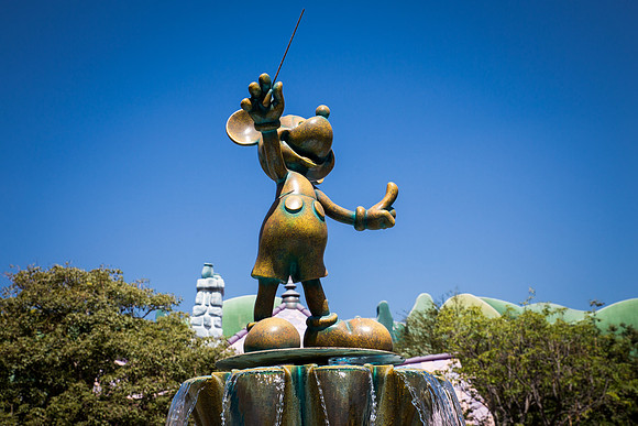 The Mickey Musical fountain