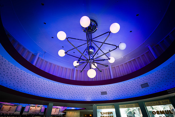 Day 3 - Flo's V8 Cafe Light
