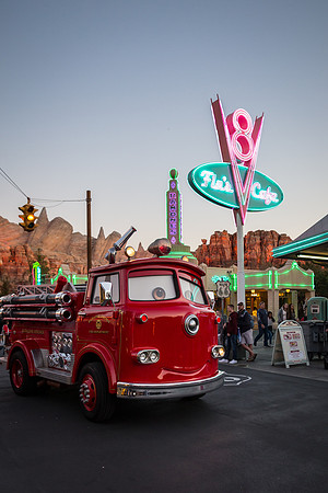 Flo's V8 Cafe