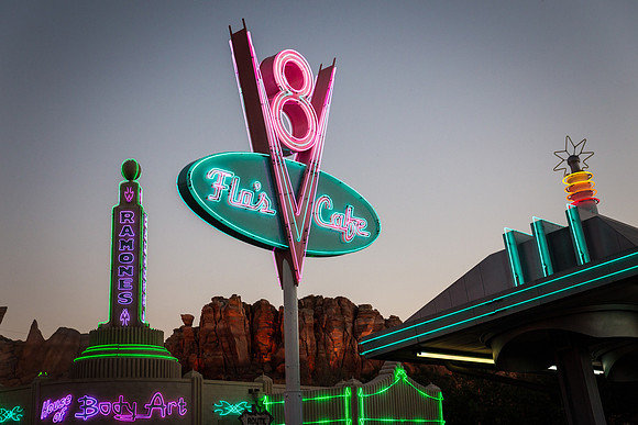 Flo's V8 Cafe