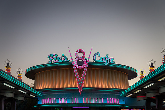 Flo's V8 Cafe