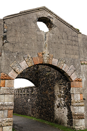 Downhill House