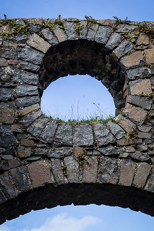 Downhill House